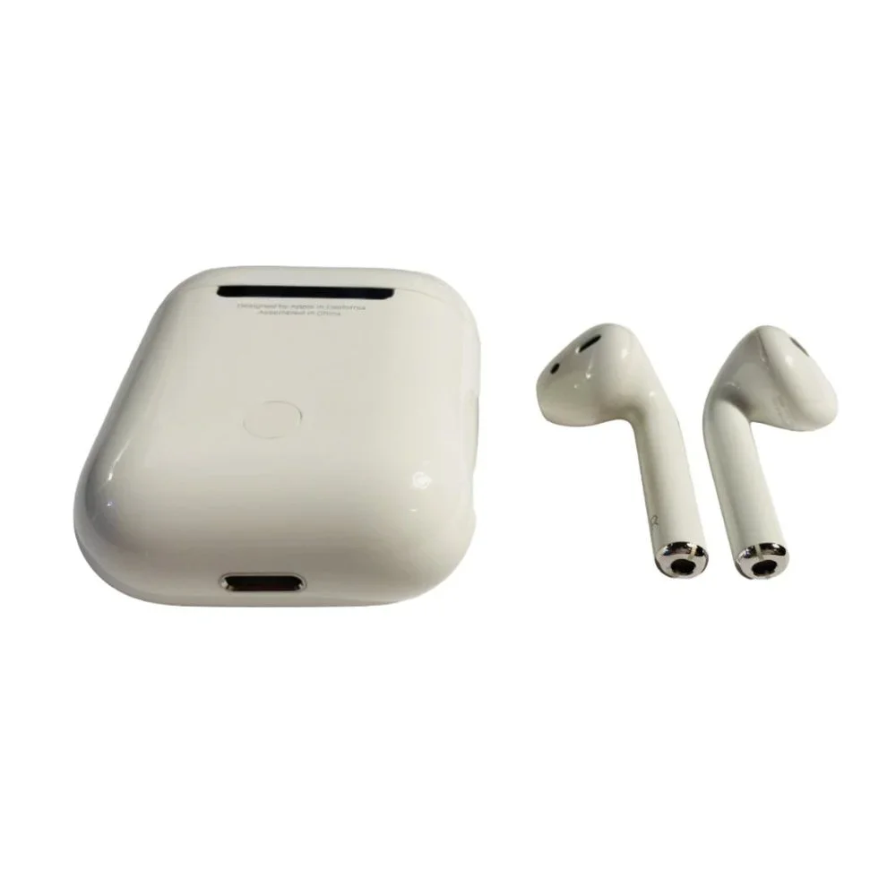 APPLE AIRPODS PRO w/ Wireless Charging Case in White w/ Box (Good Working Order)